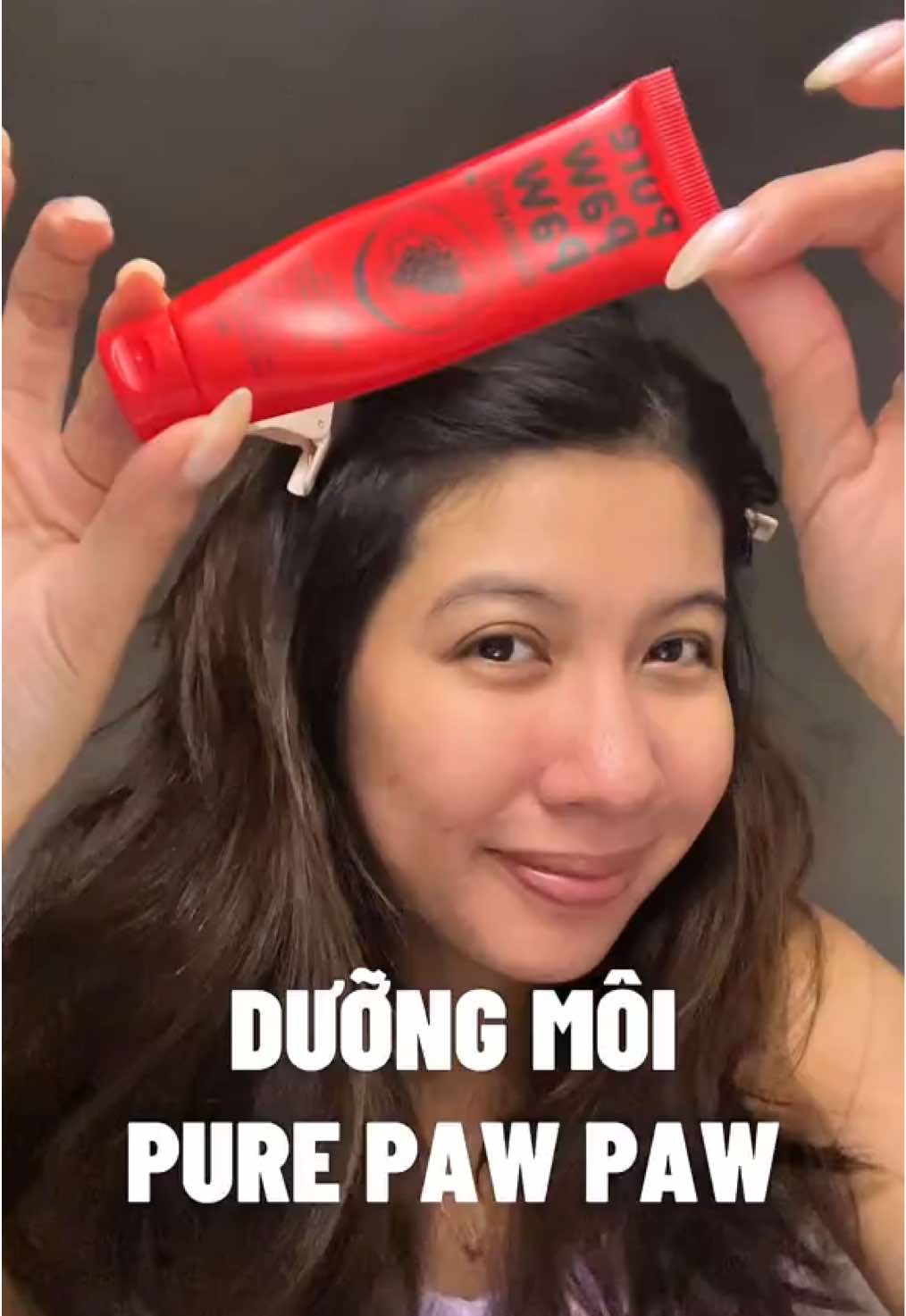 Anti môi khô nứt nẻ thì chúng ta nên dưỡng môi trước khi đi ngủ nha ạ #moikhonutne #duongmoicangbong #purepawpaw #chummanhthichdomoi #review #lamdepkhongkho 