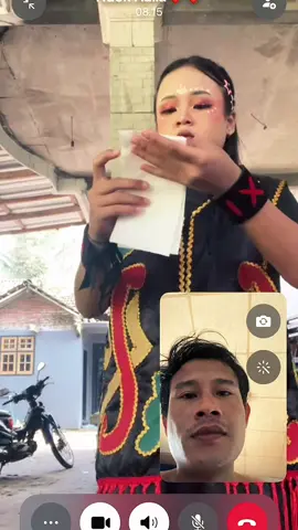 Demi nurutin apa yang di mau anak dan masa depannya itu , LDR an dulu gak papa kan man teman 