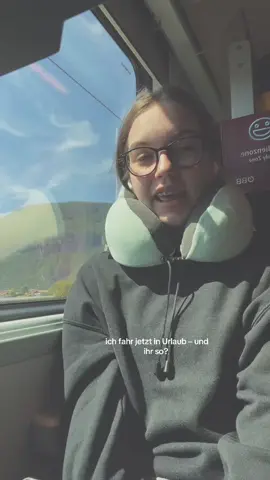 Aber darf man so bodenlos auf einer 8h Zugfahrt aussehen 😭 #urlaub #zug #trendingvideo #relatable #fyp 
