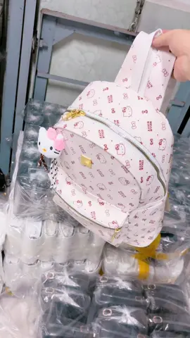 tìm được tình yêu roài #balodep #baloxinh #balodihoc #balohocsinh #bags #fashiontiktok #xuhuongtiktok #backtoschool #capdihoc 
