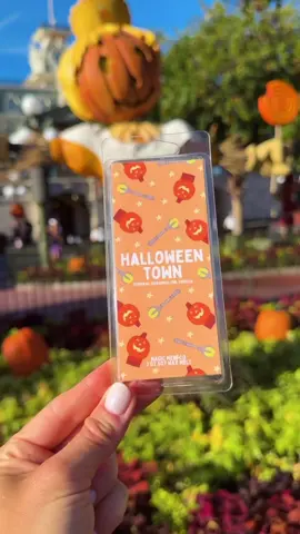 It’s been a life motto for me. If it’s fall at disney world, it’s fall everywhere. The full Halloween drop is in the shop right now, so treat yourself to some spooky scents 💀👻🎃 . . #disneyinspired #disneyhalloween #mickeypumpkin #bootoyouparade #halloweentown 