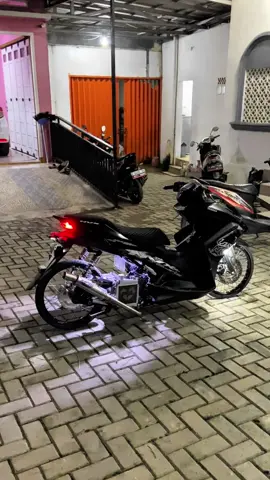 Motor yg dulunya si singkirin pas Cinem #aerox155 #aeroxold #penggunaring17 #sadvibes🥀 #foryourpageofficiall 