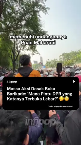 Senin (25/08), massa aksi memadati depan Gedung DPR RI, Jakarta. Mereka menyoroti gaji dan tunjangan anggota DPR yang disebut lebih dari Rp100 juta. Namun, barisan aparat menghadang sehingga massa tidak bisa masuk mendekati gedung DPR. Hal ini memicu pertanyaan pendemo yang menagih ucapan Ketua DPR Puan Maharani: “Katanya pintu DPR terbuka lebar, tapi kenapa kami tidak boleh masuk?” Gimana menurut kalian?🤔 #fyp #demo #DPR #gajidpr #viral 