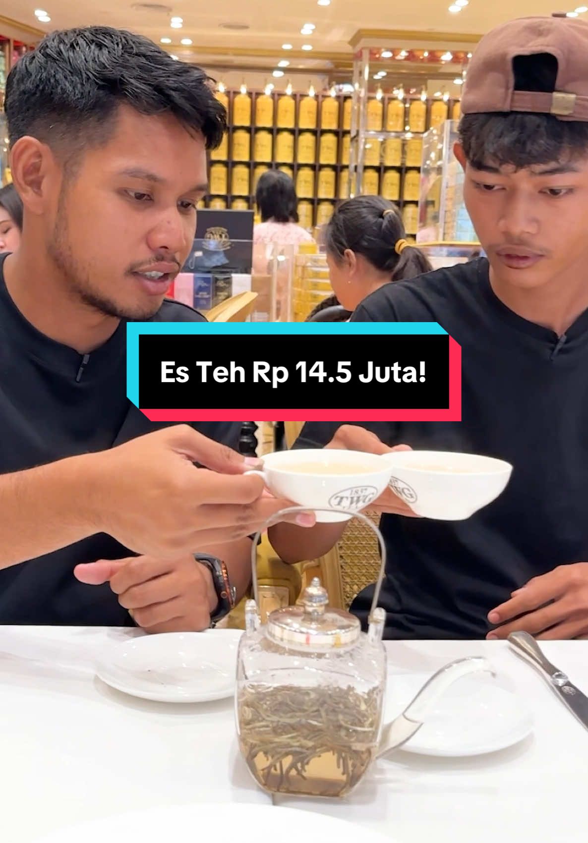 Biar makan untung es teh masnya! 😁🙌🏻 T-Shirt by: @No Void Minds 