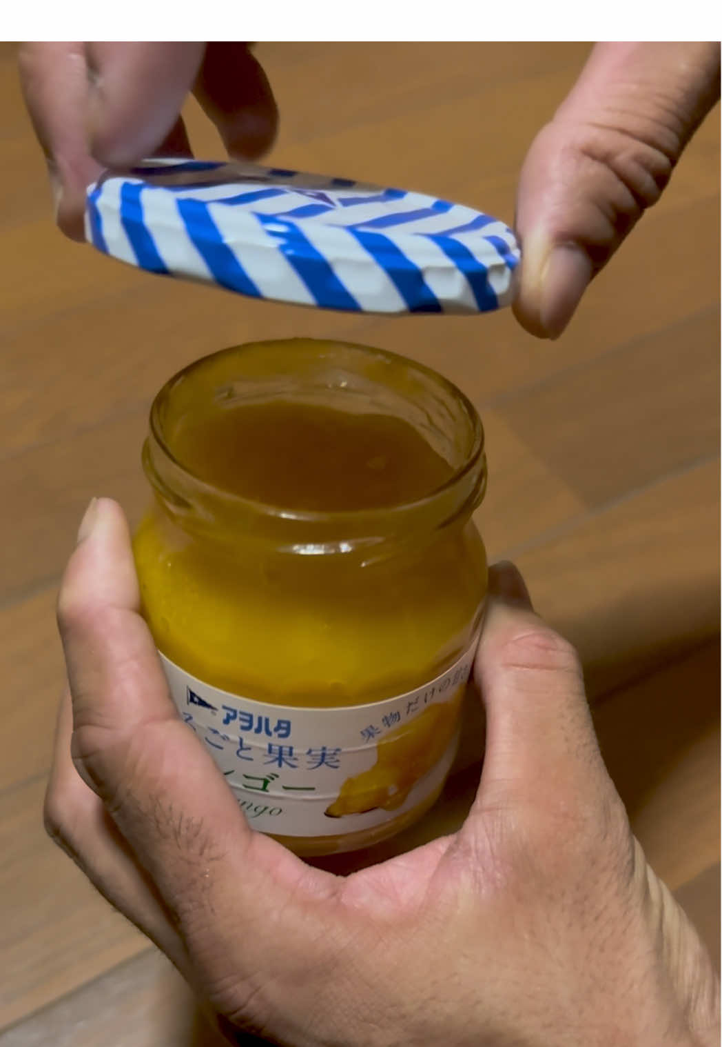 In Japan, the lid of a jam bottle closes automatically. #knowledge #information #foryoupage #viral #japan 