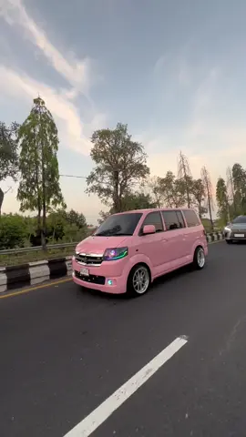 ZoomPink in traffict jam😁 #foryoupage  #apvmodifikasi  #balitransportservice 