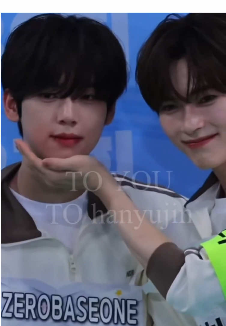 He takes care of his son all day 😽 한유진 #HANYUJIN #ハンユジン  #韩维辰 #ZEROBASEONE #ZB1 #제로베이스원 #성한빈 #SUNGHANBIN #成韓彬 #ソンハンビン #김규빈   #cp #couple #bl #kiss #otp #cute