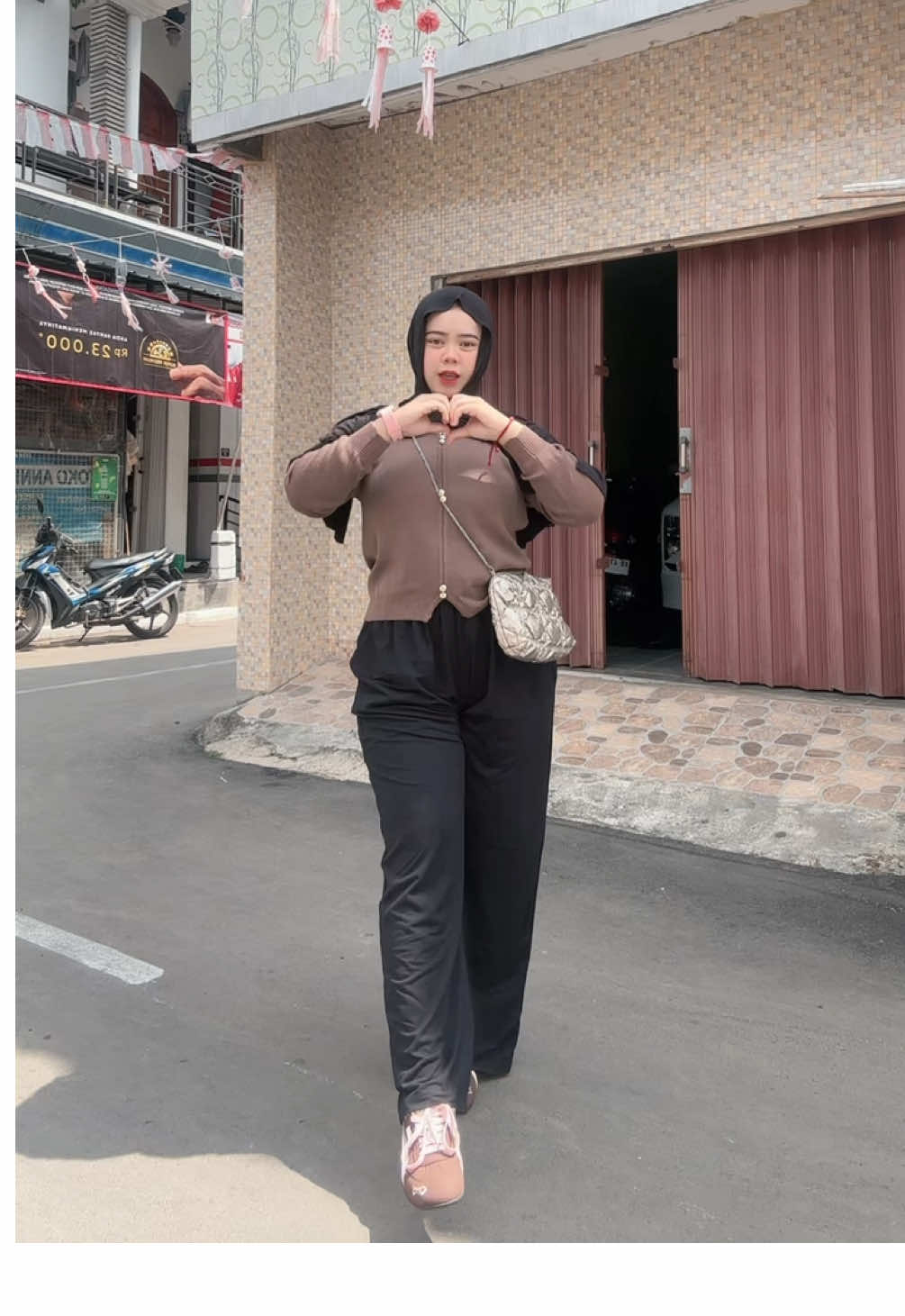 sepatu from @lummyshop #outfitideas#ootdinspo 