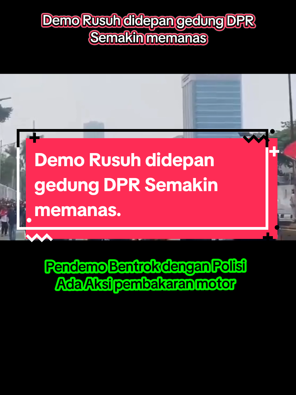 Demo semakin Rusuh didepan gedung DPR, massa semakin ramai berdatangan.  #dpr #massa #polisi #trending #news 