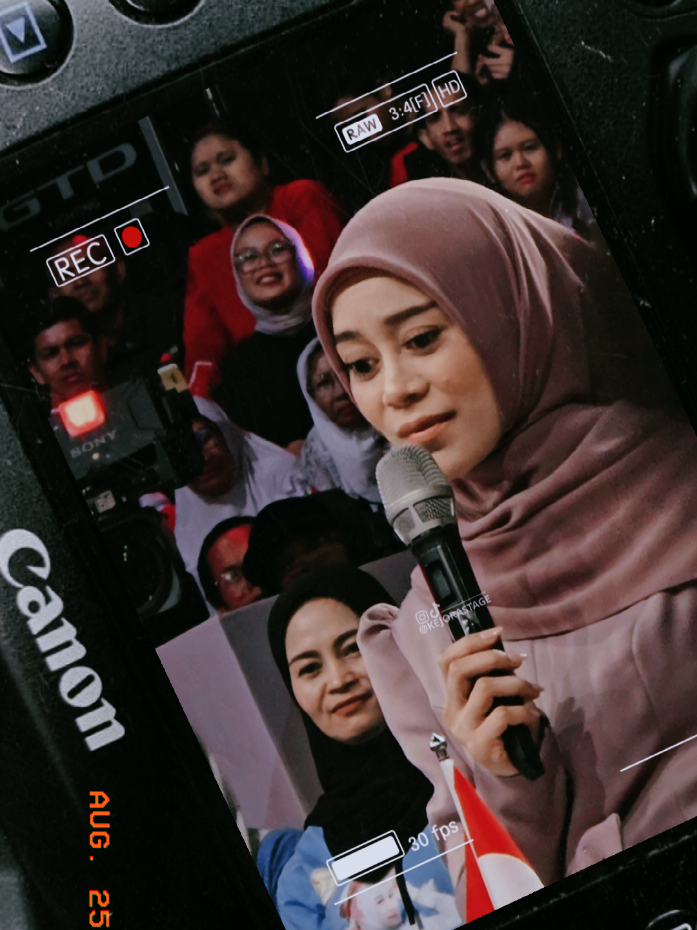 MASYA ALLAH BUNDA LESTI KAYA SANTRIWATI OUTFIT MALAM INI DI DA 7 ....  #leslar #leslarlovers #leslarupdate #leslarhariini #leslarterbaru 