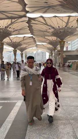 Apapun keinginan kalian semoga tercapai dan semoga secapat nya jadi tamu allah,amin @ADELIAREGINA_Real 