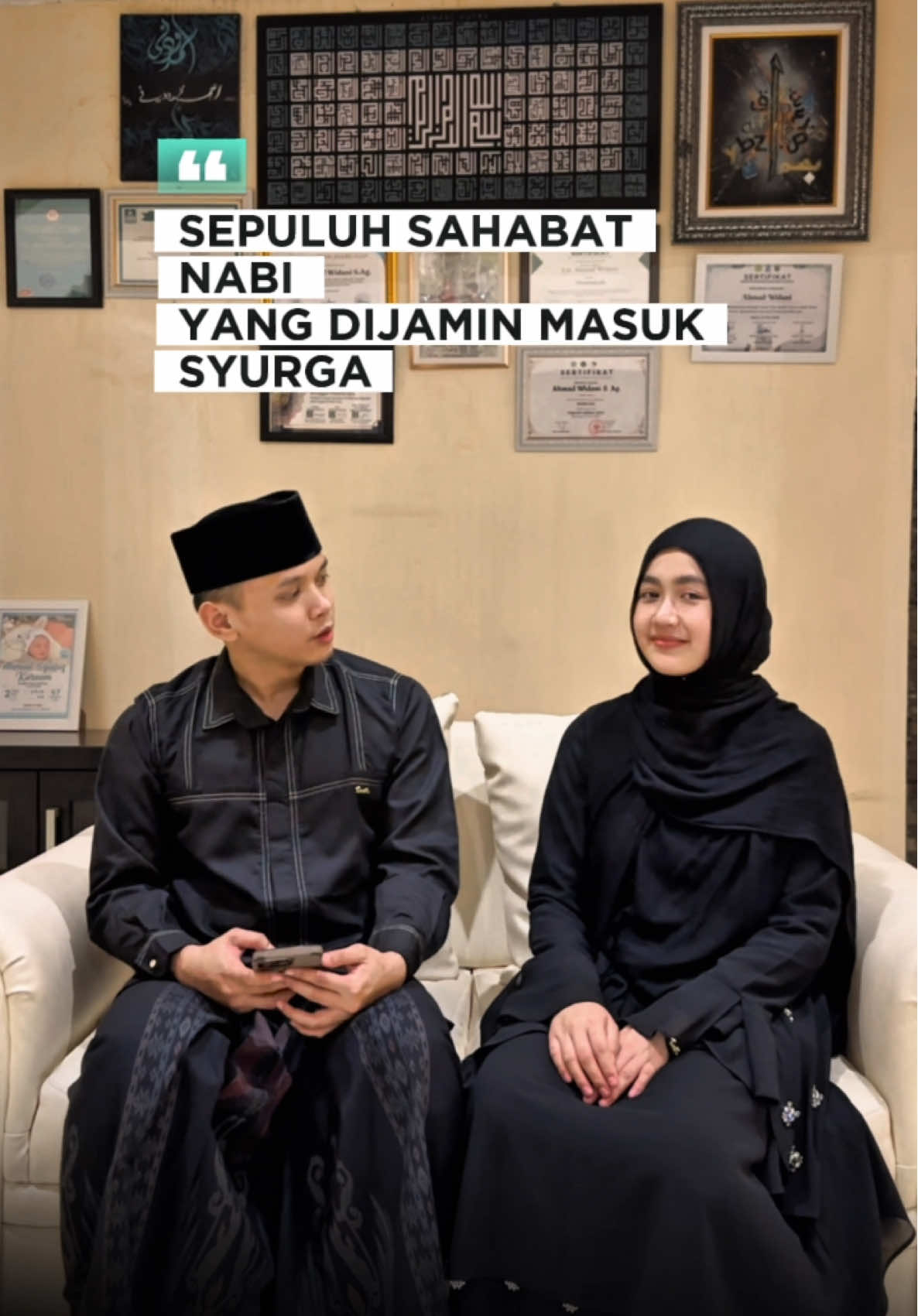 ADA YG TAU? ATAU PERNAH HAFAL?? 😍 Berikut adalah nama-nama 10 Sahabat Nabi ﷺ yang dijamin masuk syurga, setelah hafal lagunya jangan lupa juga untuk cari tau perjalanan perjalanan hidupnya 🤍 Kalo kalian pernah nonton ada ringkasannya di Syair/Nasheed Arab judulnya 