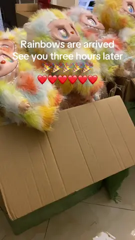 Rainbow labubus are arrived #labubu #lafufuunboxing #lafufu #labubuthemonsters #labububigintoenergy #labubupinforlove #pomart #toy #zimomoifoundyou 