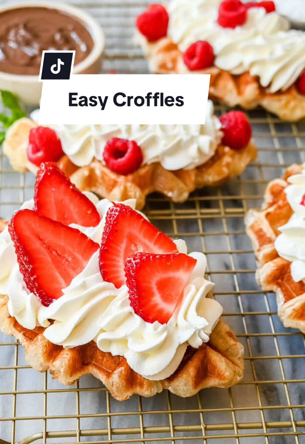 CROFFLE 🥐🧇 (croissant waffles) made with refrigerated croissant dough baked in a waffle iron! Full recipe in my bio. #croffle #croissantwaffle #breakfast #easydessert #waffle 