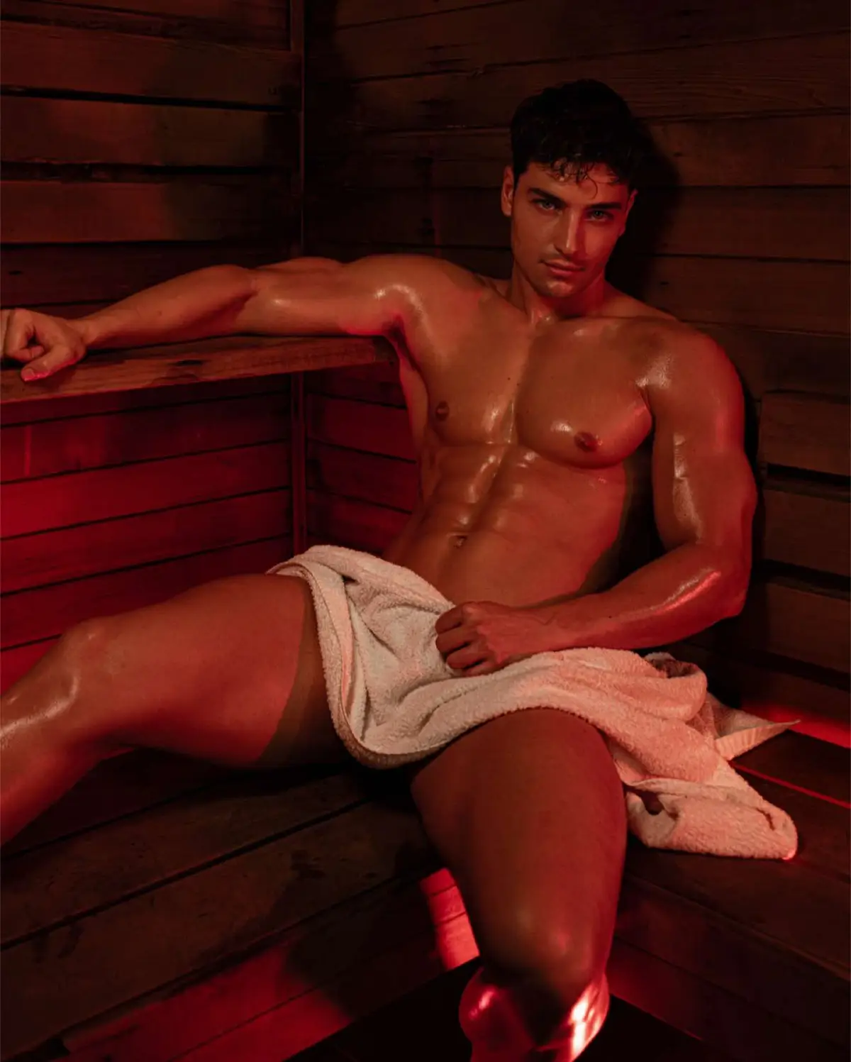 Dude you should have seen the print on the seat when we left the sauna 🤭💦 #sweat #sauna #GymTok #foryou #fyp #boys #muscle #biceps #flex #Fitness #men @Daniel Piplios | ONLINE COACH 