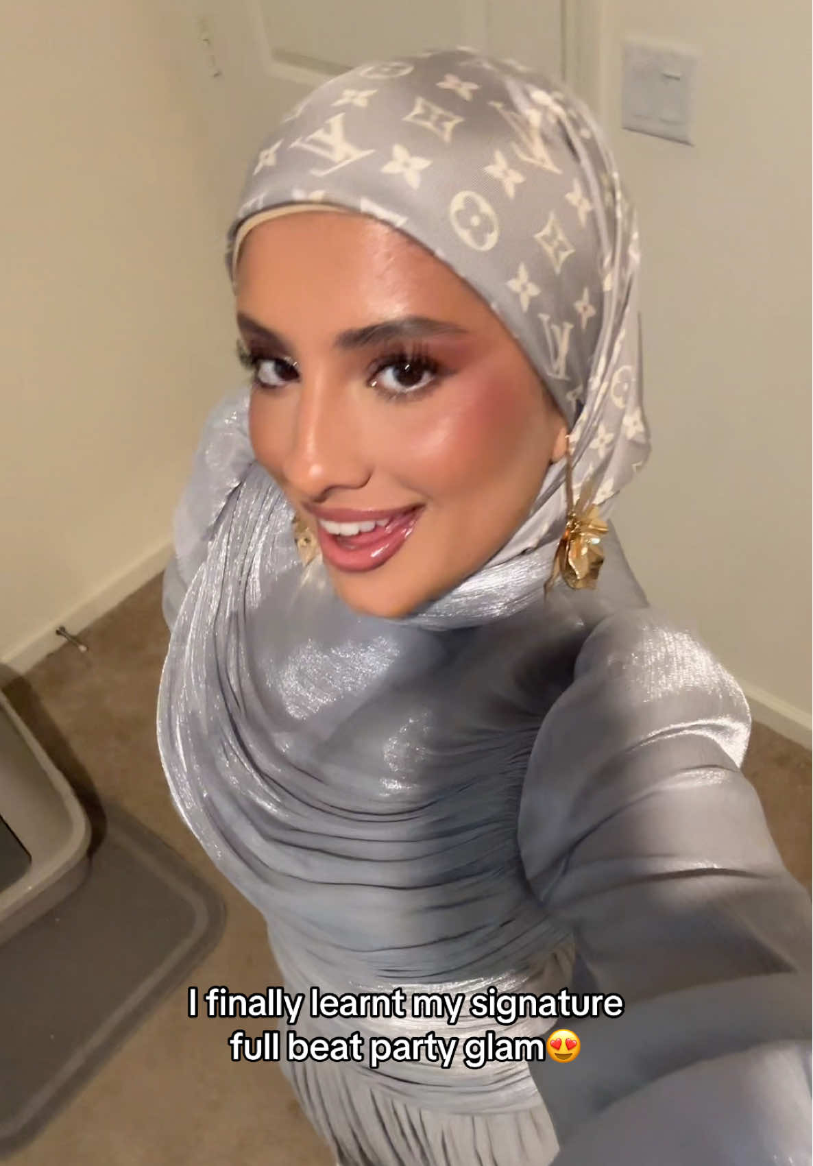 POV: the makeup HITSSSSS 😍😍 #makeup #makeuptransition #fyp 