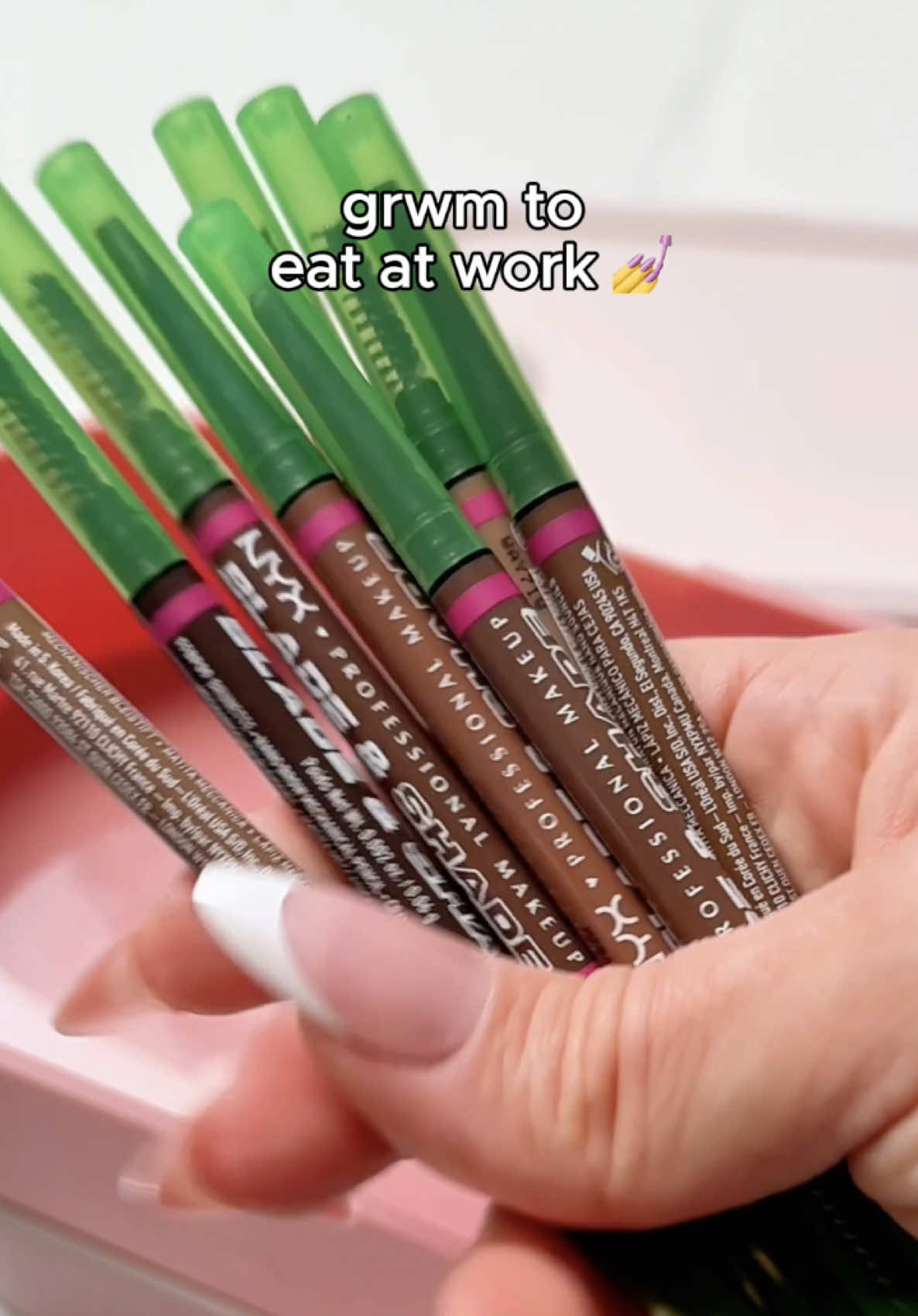hope ure hungry…😋 #browglue #nyxcosmetics #officetok 