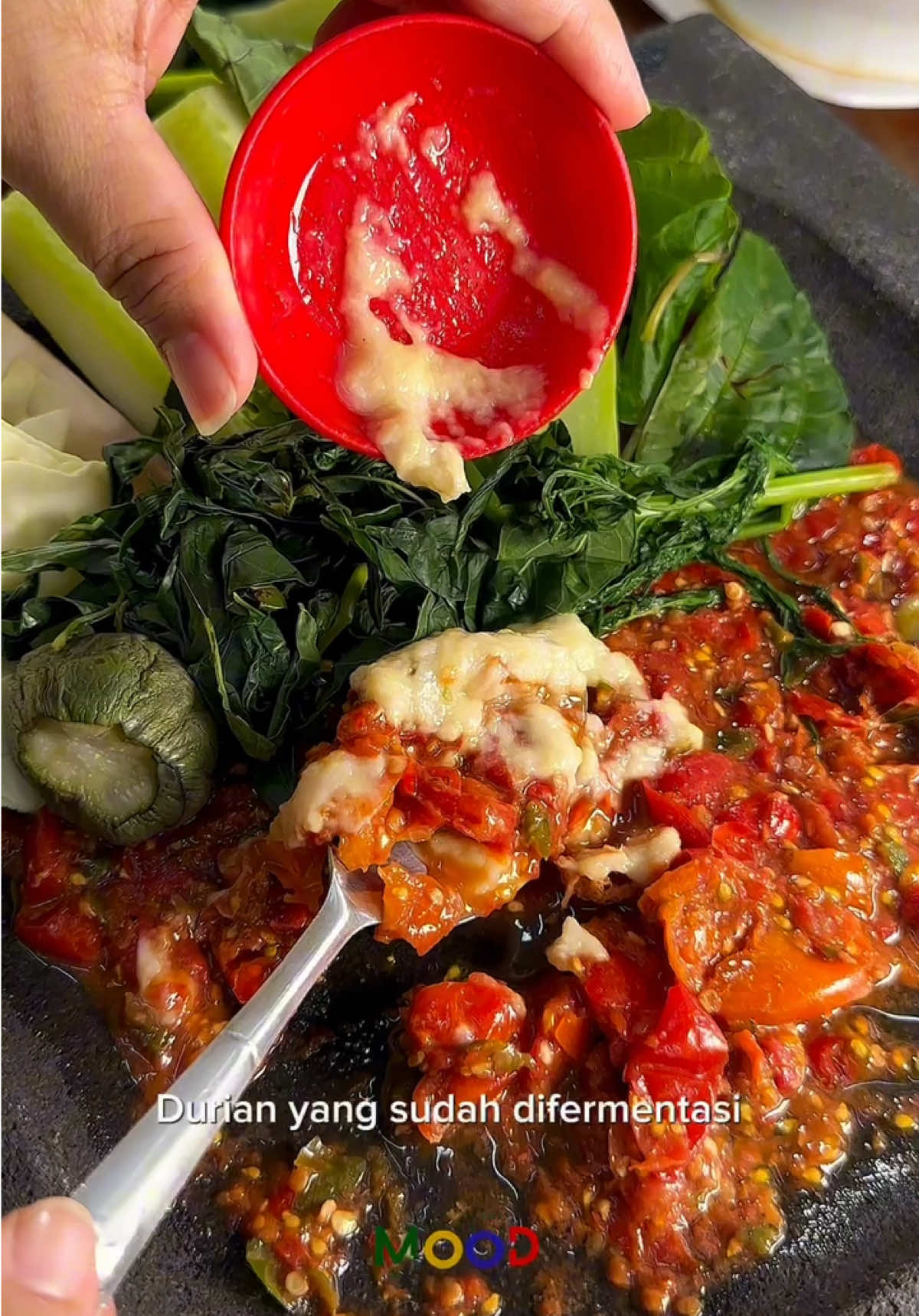 Dari pindang baung yang gurih, ikan bakar yang menggoda , sampai sambal rampai yang pedasnya nampol! 🌶️🔥 Rasanya bener-bener autentik khas Lampung, bikin nagih! Yuk cobain sendiri, langsung meluncur ke Sambal Seruit Indonesia BSD! 🚗 Tag temen makan kamu dan rasain serunya bareng! 👇  #SambalSeruitIndonesia #seruitkanindonesia #makan #food #lampung               
