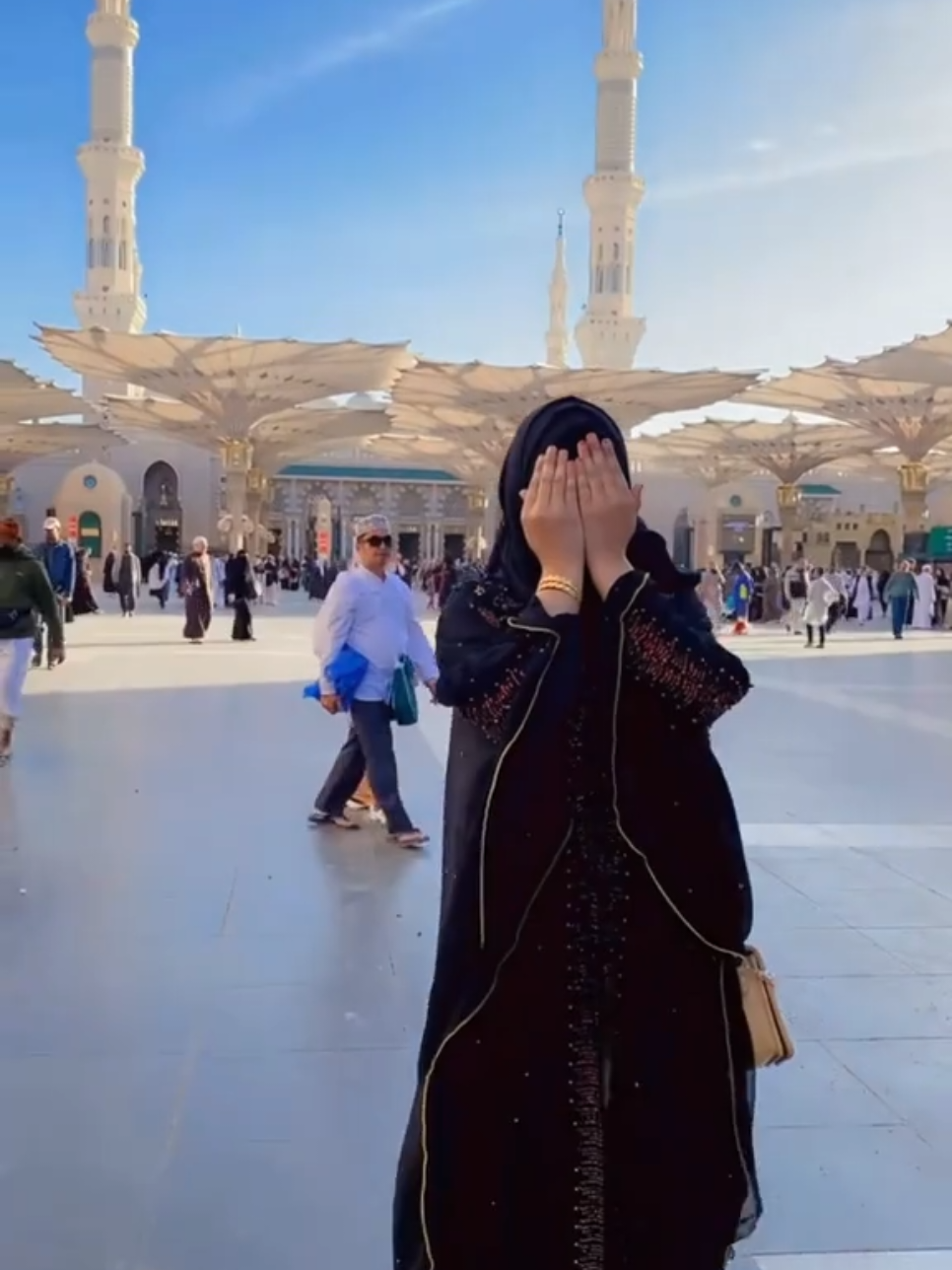 I miss masjid nabwi 🤲😥. #laibaqueen009 #foryoupage #foryou #viralvideo #fultrandingvideo 