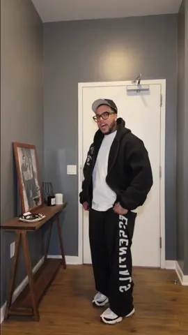#fearofgod #fearofgodessentials #essentials #sweatpants #essentialsfearofgod 