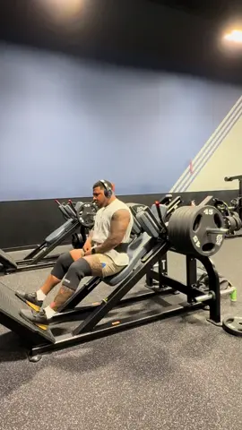 Keys to building a big squat 