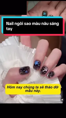 Nail màu nâu sáng tay kết hợp decor ngôi sao #nailbox #nailthietke #nail #naildesigns #nailart 