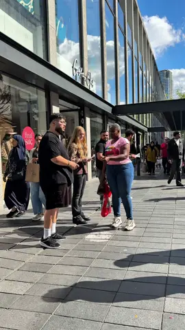 Kijk wat gebeurd aan het einde🤦🏻‍♂️😂#fyp #foryoupage #voorjou #rotterdam #prankvideo  @𝐋ꨄ🇹🇷  @Ezkimo @MertBaba @Murii 
