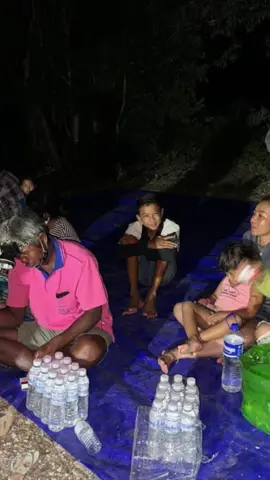 ស្មេី​នេះយេីងកំពុង​គេងនៅ​ផ្ទះ​យ៉ាង​សុខស្រួល​មេីល​ព័ត៌មាន​តាម​បណ្ដាញសង្គម​ តែបងៗនៅតាម​ព្រំដែន​វិញ​កំពុង​ដាក់​វេនគ្នាគេងនៅក្នុង​ព្រៃ​ត្រូវ​មូស​ខ.ាំក៏មិន​ថ្វីដេីម្បី​ការពារ​ទឹកដីដ៏​កម្សត់​មួយនេះ​ 🥺😭​ #savecambodiasoldiers #ឧត្តរមានជ័យ #បន្ទាយមានជ័យ #cambodianeedpeace ​