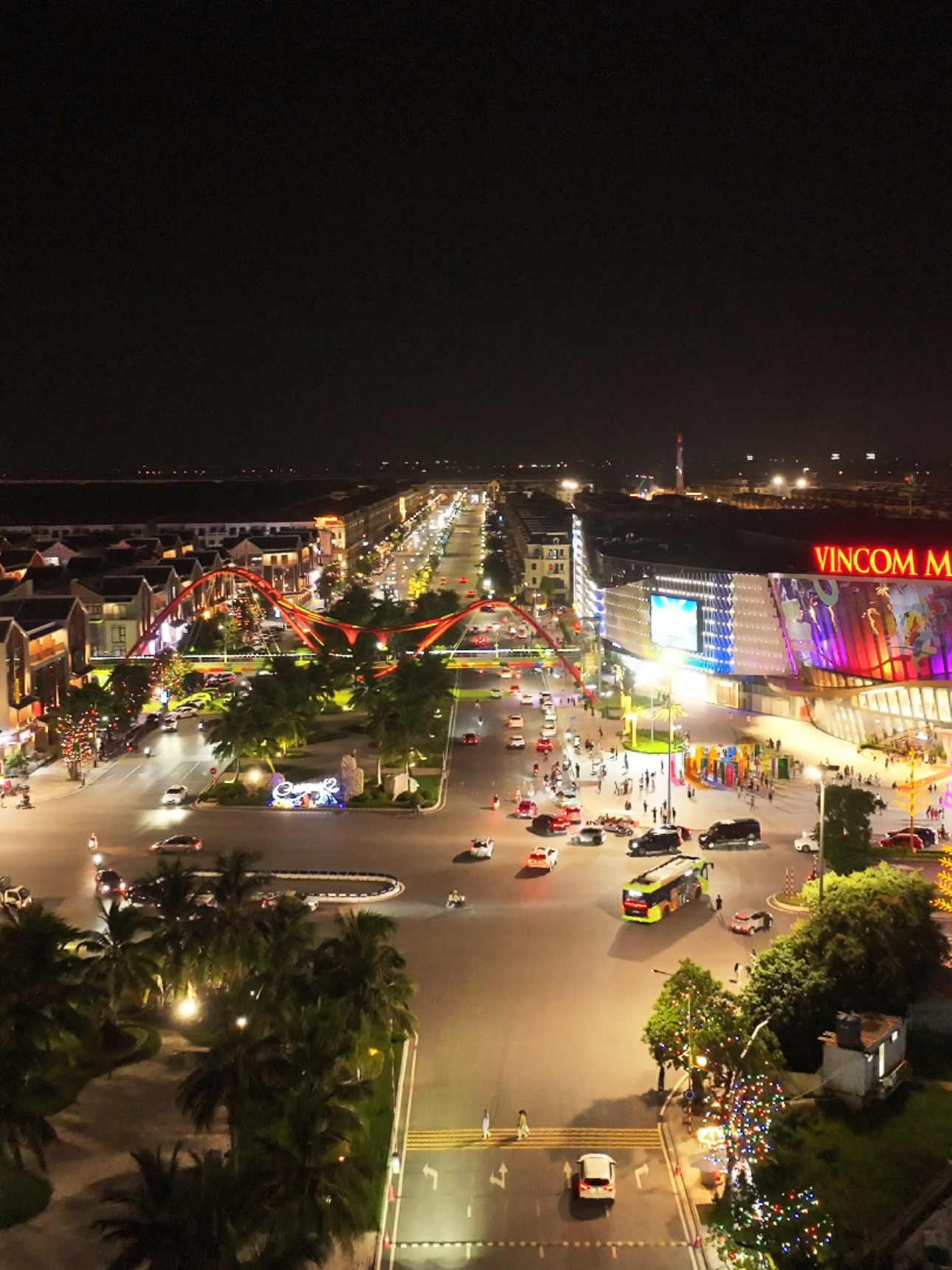 từ Đại lộ Bốn Mùa sang Đại lộ San Hô #nguoibayflycam #vincomoceanpark2 #đại_lộ_bốn_mùa 