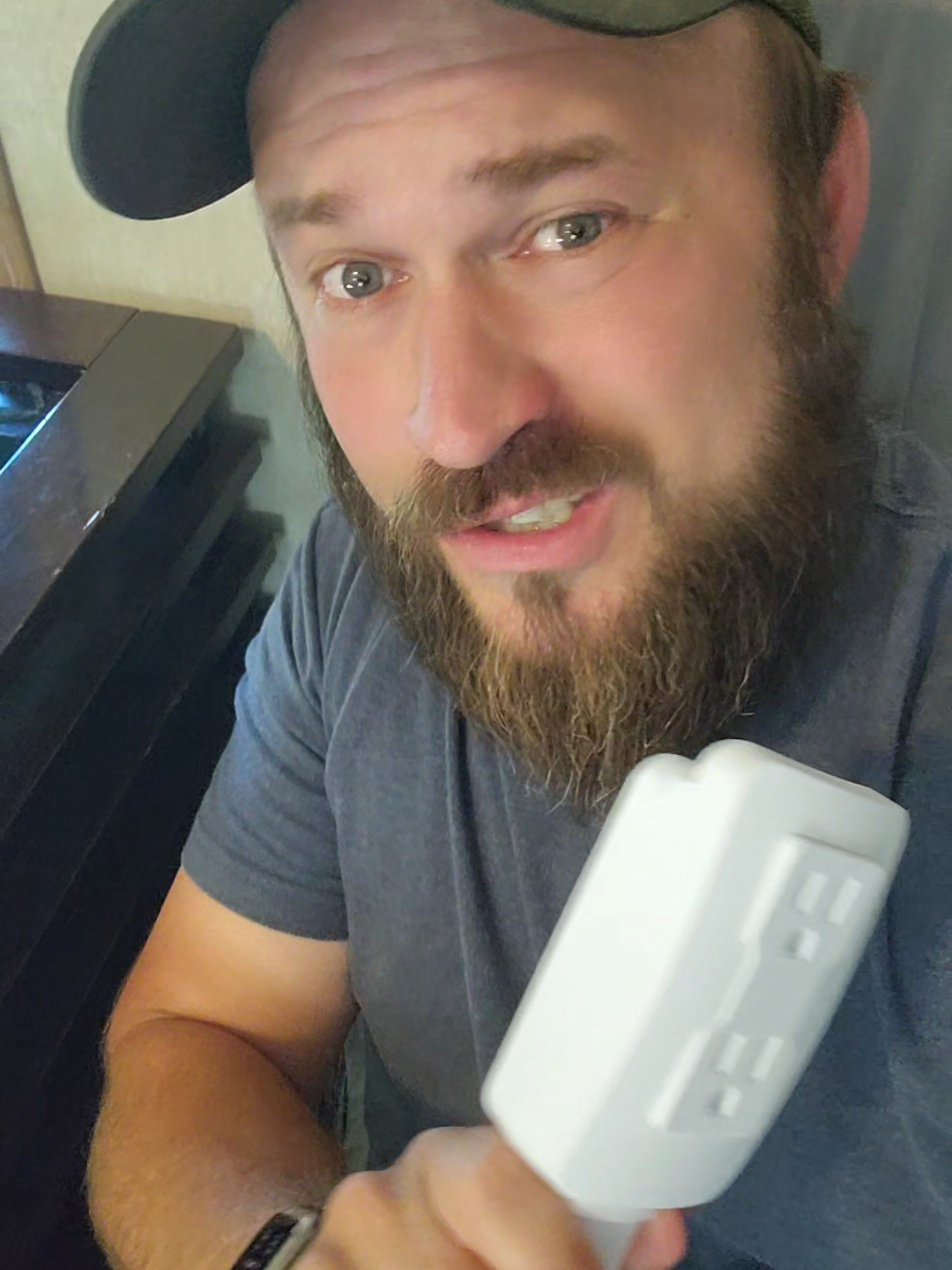 Are you still struggling with it? Check out my outlet extended!🔌#outletextender #electrical #smartplug #homegadgets #3in1charger 