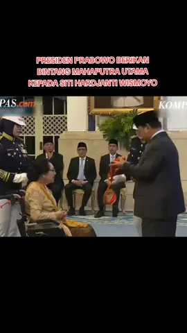 PRESIDEN PRABOWO BERIKAN BINTANG MAHAPUTRA UTAMA KEPADA SITI HARDJANTI WISMOYO #prabowosubianto #prabowopresiden2024 #gibranrakabuming #prabowogibran2024 #gerindra 