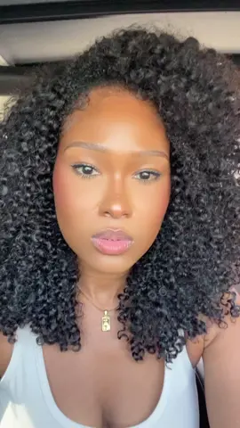 Best curly hair I’ve ever had @SIMIDOLA_HAIR #simidolahair #halfwigtok 
