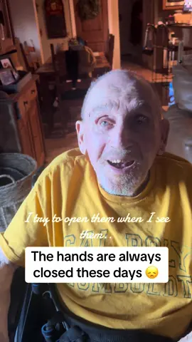 He’s so sweet in these moments 🩷#patreon #Love #foryoupage #dementiaawareness #dementia @mrsdsalnorcal3🏎️ @Dan Salinger @mrsdsalnorcal2🏎️ @mrsdsalnorcal4🏎️ @DanielleSalingerbookpageTYHI 
