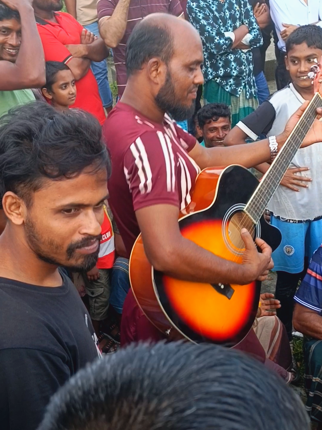 তুমি গাইলে পাগলের গান গাইও রঙ্গিলা রে..🤍 #flowers #foryou #highlight #foksongs🎸🎸🎸🎸🎸📻📻📻  #viraltiktok 