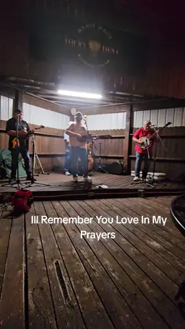 I'll Remember You Love In My Prayers  #BluegrassMusic #Showtime #FunTimes #LuckyPint 