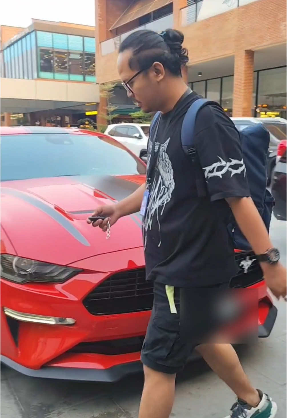 Mau beli gorengan dulu kitah 🤭  #mustang #mobilsport #mobilelegends_id #viral #beranda #berandatiktok 