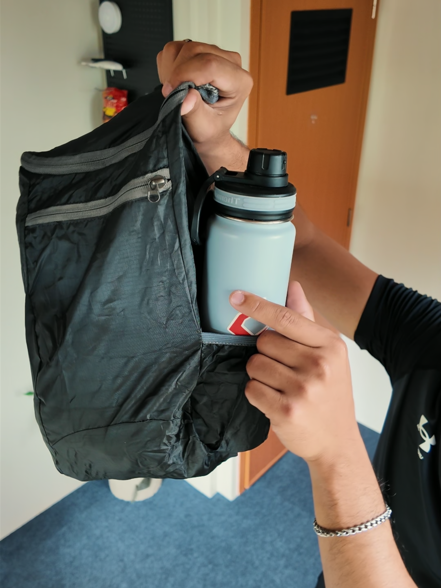 Bag na kasya sa bulsa?? Astig neto, tas sakto din ngayong tag ulan kasi water repellent to. #bag #Hiking #runningbag #emergencybag #travelhacks #traveltiktok