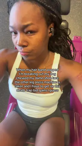 Any gym moots?#GymTok#gymgirl#dogs#legday#progress