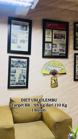 DIET SEHAT “ UBI CILEMBU “. —— Setiap Ketemu Kawan - Kawan dan Relasi , Ketika Saya Berjalan dan Melangkah Pincang- Pincang dan Terasa Sakit  akibat Operasi Sendi Lutut Kedua Kaki Saya yg sdh +/ - 7 Bulan, Kawan- kawan Hampir  Seluruhnya menyarankan Supaya Mengurangi  Berat Badan dan jangan Makan Nasi diganti Makan “ Ubi Cilembu “. Karena Niat maka saya mehgambil Tekat mulai Jumat, Tgl 22 Agustus utk tidak Makan nasi diganti Ubi Celembu, makan sayur  dan Ikan2 setta tidak minum Gula, Sport atau Ngezim setiap hari sebentar. Saat ini berat badan saya 110 Kg target 95 - 98 Kg selama 1 Bulan. Mhn Supportnya Kawan2 Baikku. Medan, Jumar 22 Agustius 2025. #Dietsehat #Diet#ubicilembu #tidakmakannasi #fypシ゚viral 