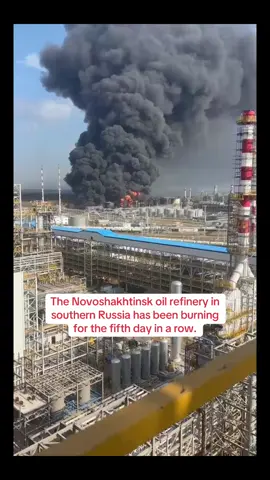 @Reuters The Novoshakhtinsk oil refinery in southern Russia has been burning for the fifth day in a row. It is one of the largest suppliers of petroleum products in the region. According to Reuters, following Ukrainian strikes on Russian energy facilities, oil prices have risen. #russia #oil #economy #ukraine #gas 