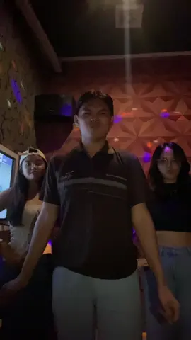 😭