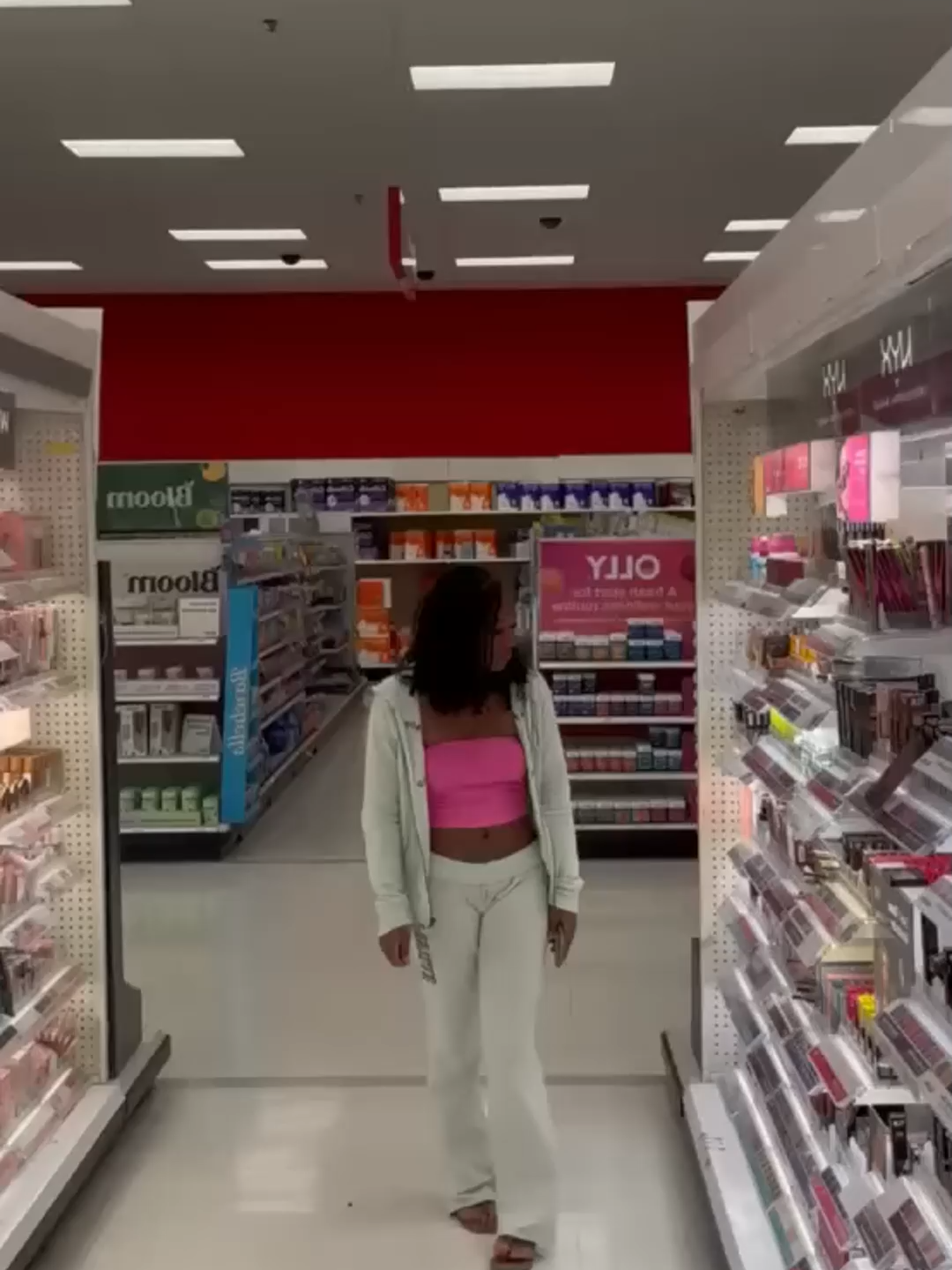 Brooke catches Destiny stealing from the store while they’re with Bethany#kountrywaynelive #longervideosontitktok #foryoupage #kountrywaynecomedy #kountrywayne #comedytiktok #longervideos
