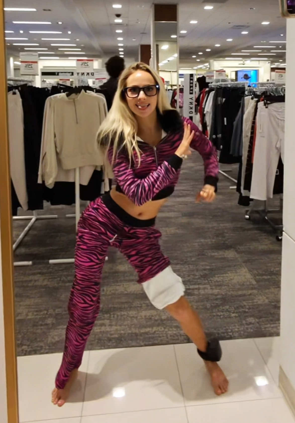 The worker tried arresting me at the end of video… #fyp #nataliereynolds 