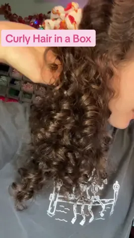 Perfect curls are just one Curl Box routine away 😚💫 