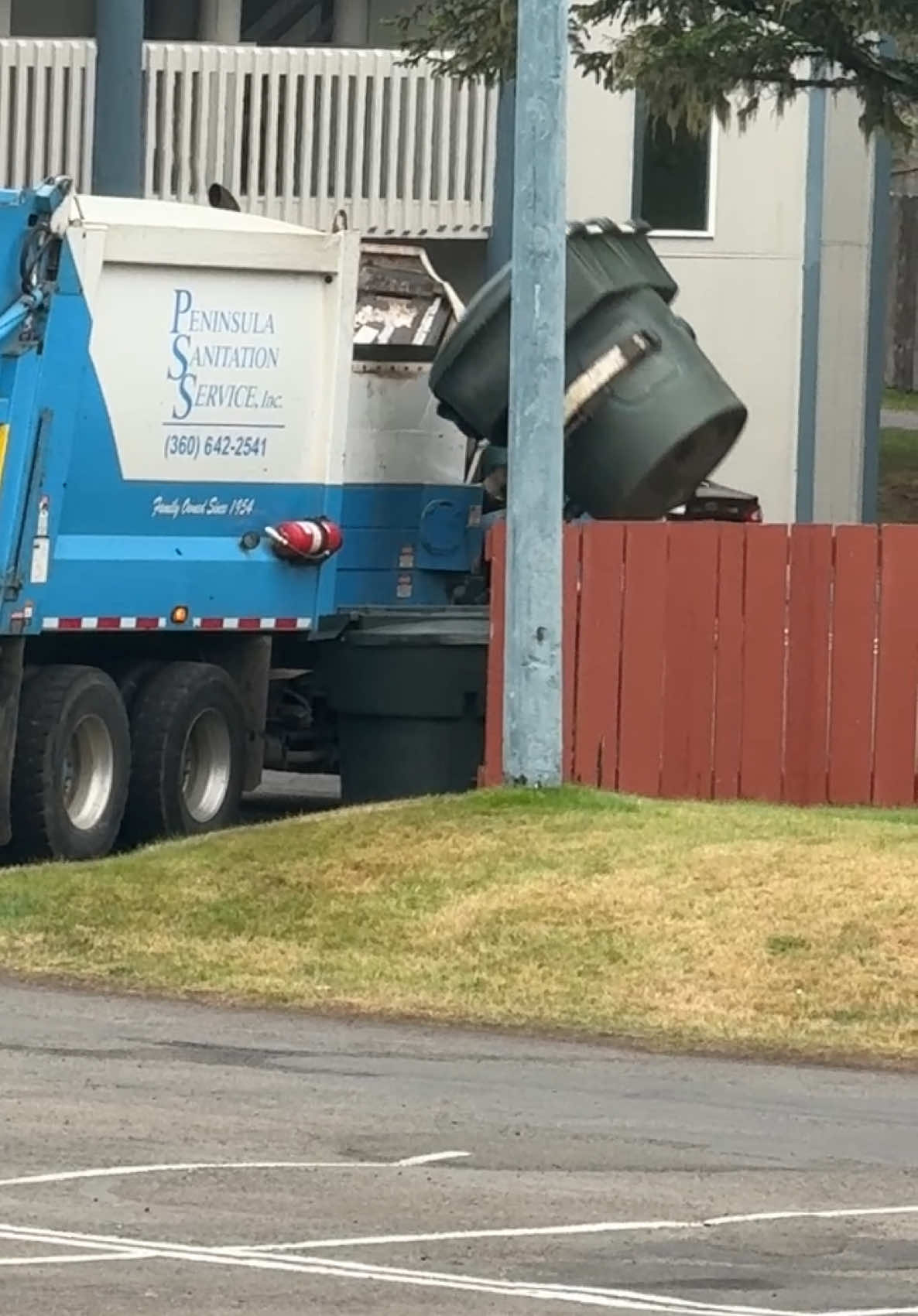 #oldmantok #dadtok #garbagetruck #douglasworldview 
