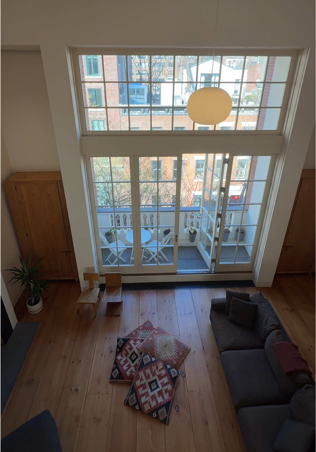 Double-height ceilings and a balcony in the West Village 🤍 #nycrealestate #realestateagent #nychomes #manhattan 