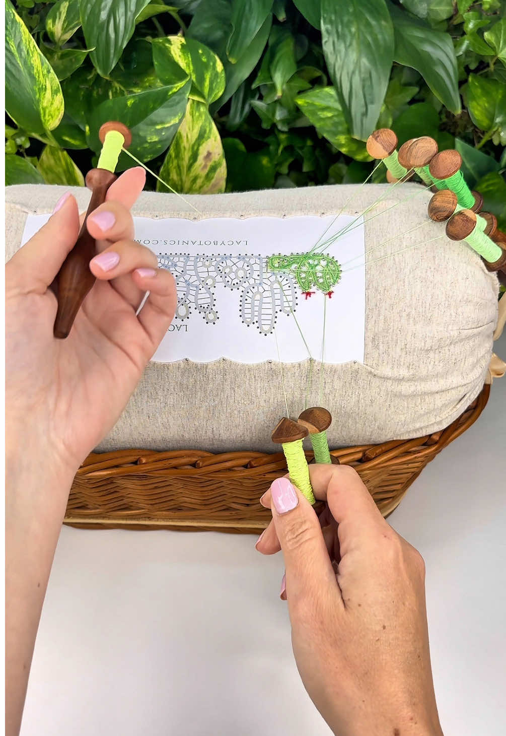 🌵 Make your own bobbin lace cactus bookmark with me! ✨💚 • #bobbinlace #bobbinlacepattern #lacebookmark #narrowclothstitch #lacetiktok