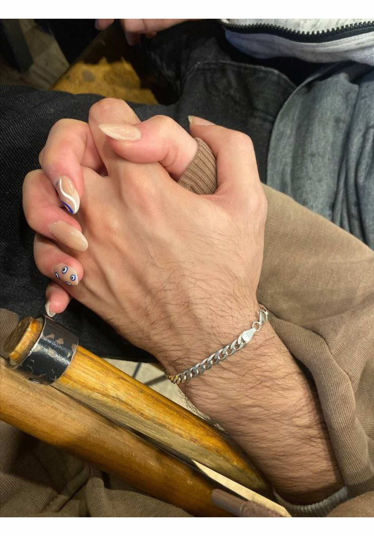 الـنوُر في خـدهّا والـنار فٌي كبـدي ♥️.  #حسين_ال_دليهم #اميرتي_الصغيره #شعب_الصيني_ماله_حل😂😂 #احبك 