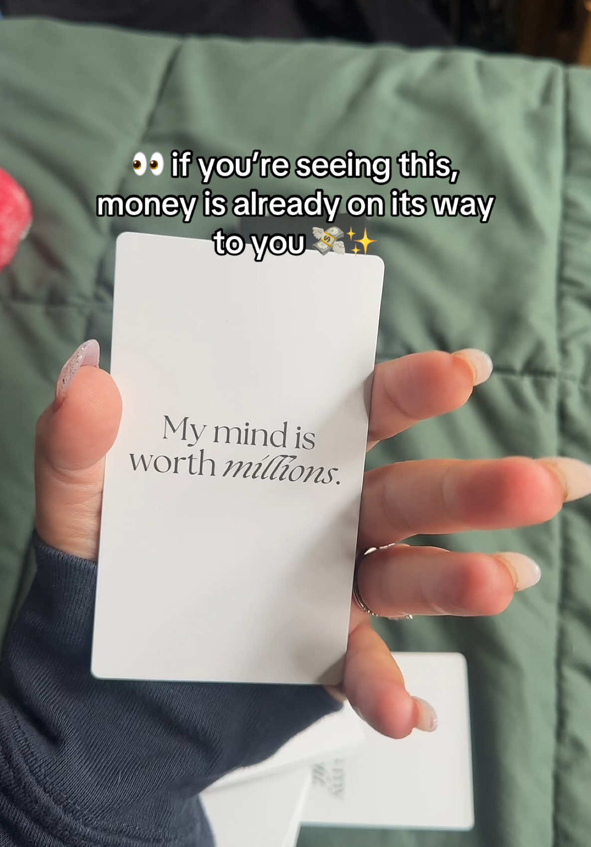 💎 Ready to reprogram your mind for success? The Miracle Mantras Affirmation Cards help you align with abundance, raise your vibration, and call in miracles every single day. #LawOfAttraction #DailyAffirmations #manifestationtools 