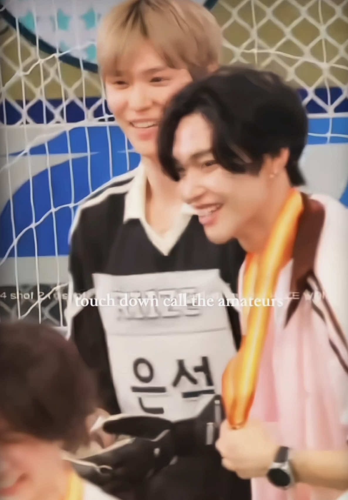 he just comes running over to me🪨🎸 #seokbin #isac2025 #seoknen #fyp #riize 